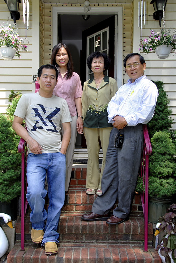 Tuấn, Huyền, Mom & Dad
