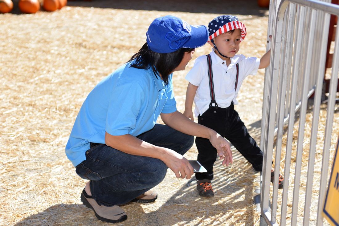 William Quy Bui - Almost 3 years old
Pumpkin Patch
@Westminster Mall
Keywords: Pumpkin;patch;westminster mall;william;fall;thanksgiving