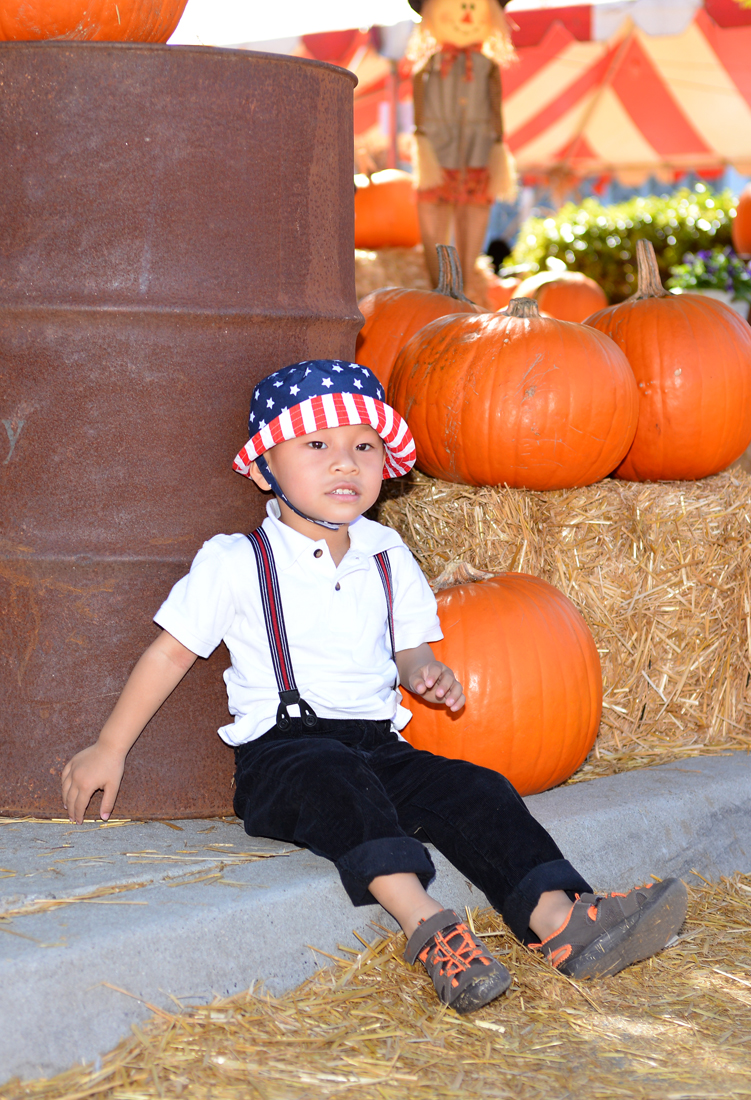 William Quy Bui - Almost 3 years old
Pumpkin Patch
@Westminster Mall
Keywords: Pumpkin;patch;westminster mall;william;fall;thanksgiving