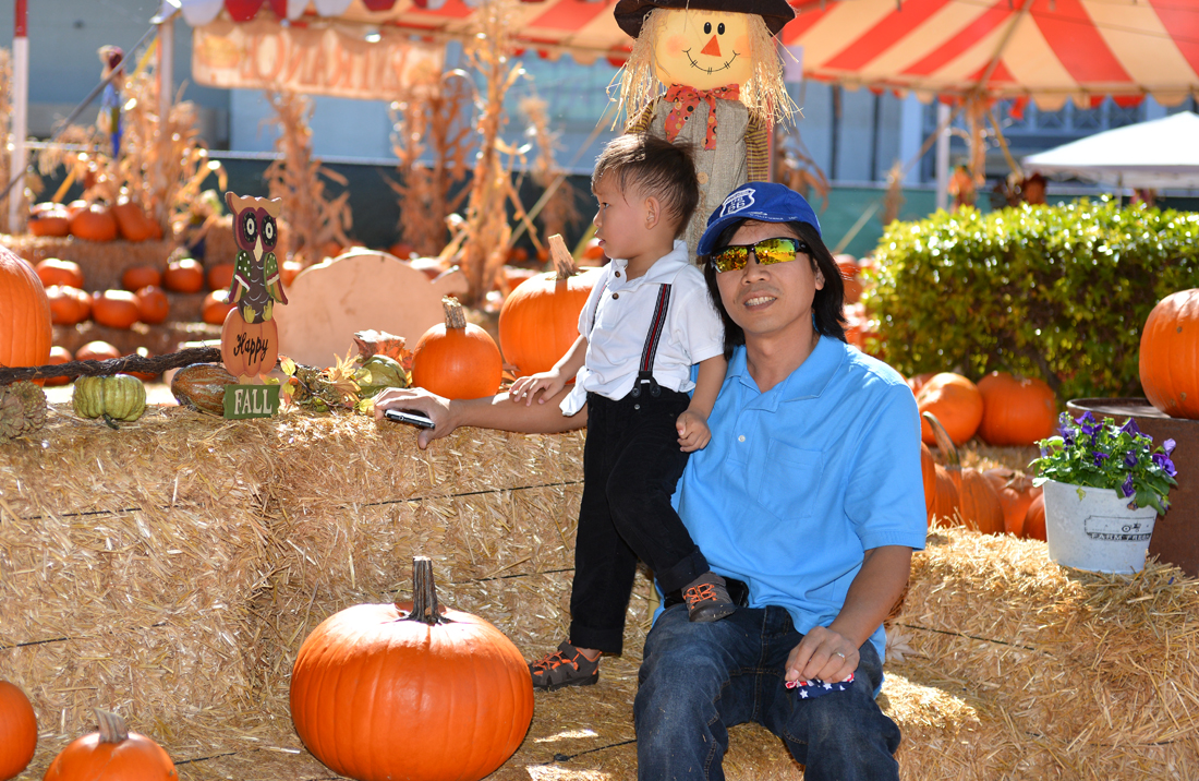 William Quy Bui - Almost 3 years old
Pumpkin Patch
@Westminster Mall
Keywords: Pumpkin;patch;westminster mall;william;fall;thanksgiving