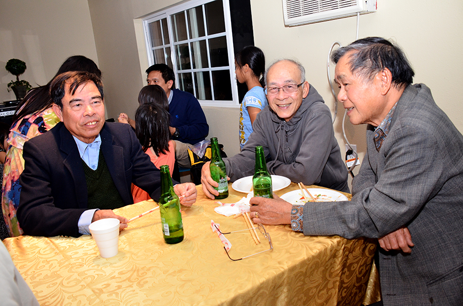 Chú Dung, chú Minh and William's grandpa
