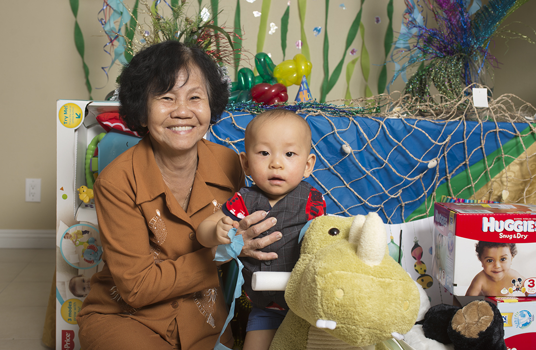 William with grandma Tuyết
