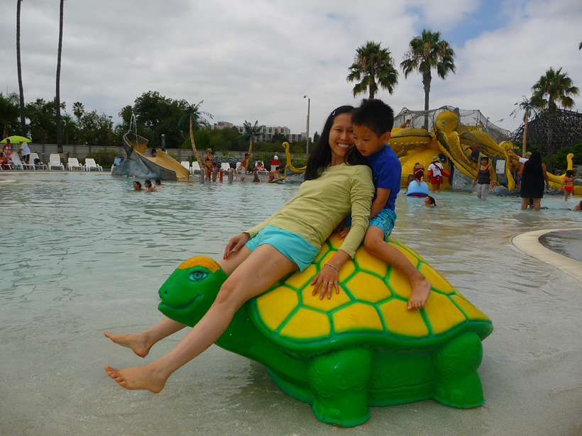 Huyền & Bryan Binh Nguyen
Soak City in Buena Park
Aug 28, 2010
