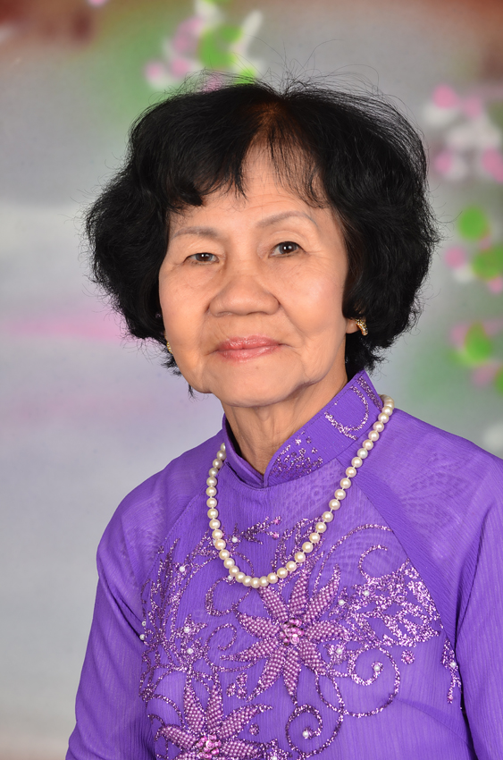 Mom Tuyết
