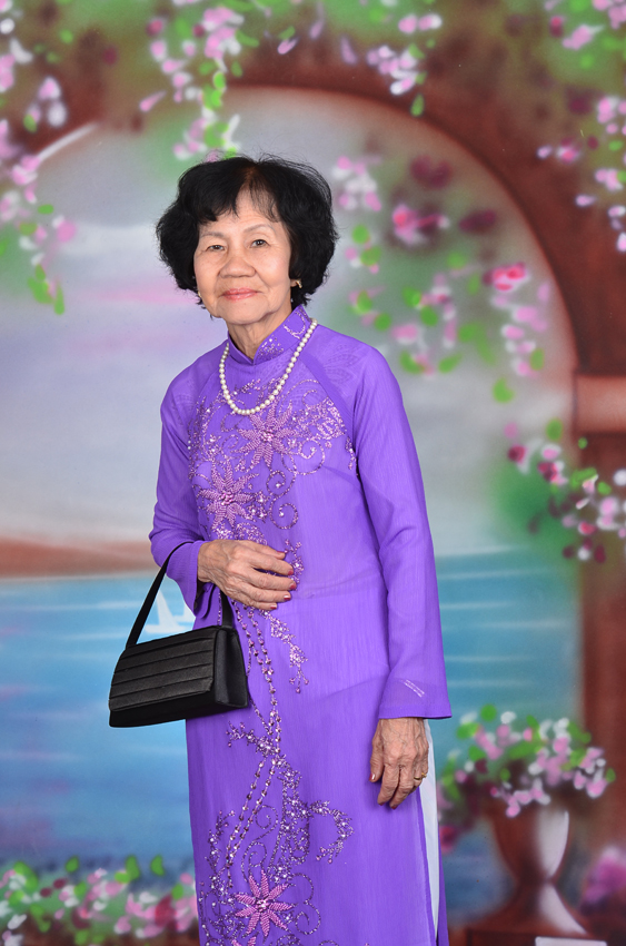 Mom Tuyết
