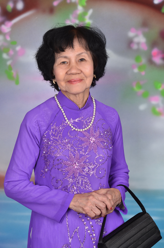 Mom Tuyết
