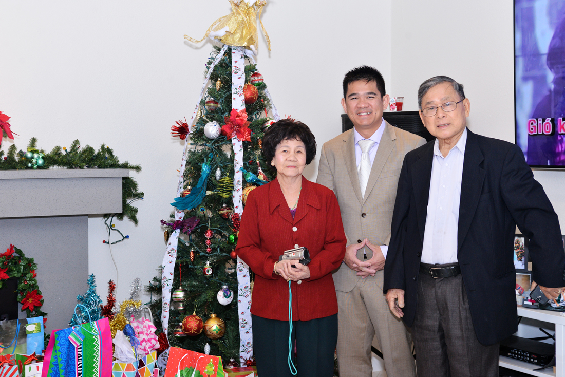 Xmas 2016
Grandma, Grandpa & son in law Bruce Thanh Nguyen
