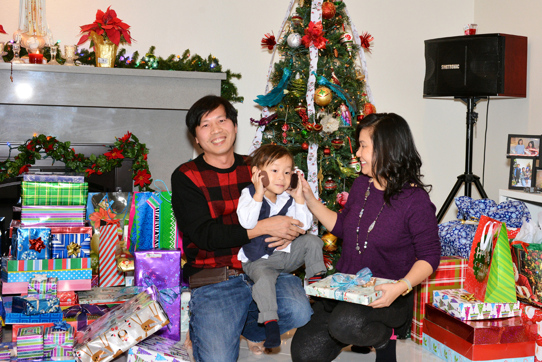 Xmas 2016
William Quy Bui (3 yrs old) with Mom, Dad
