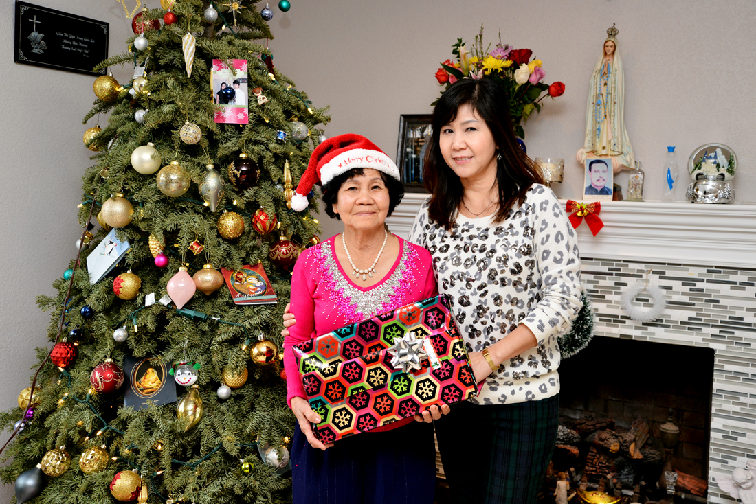 Sister Julie and Mom Tuyết
