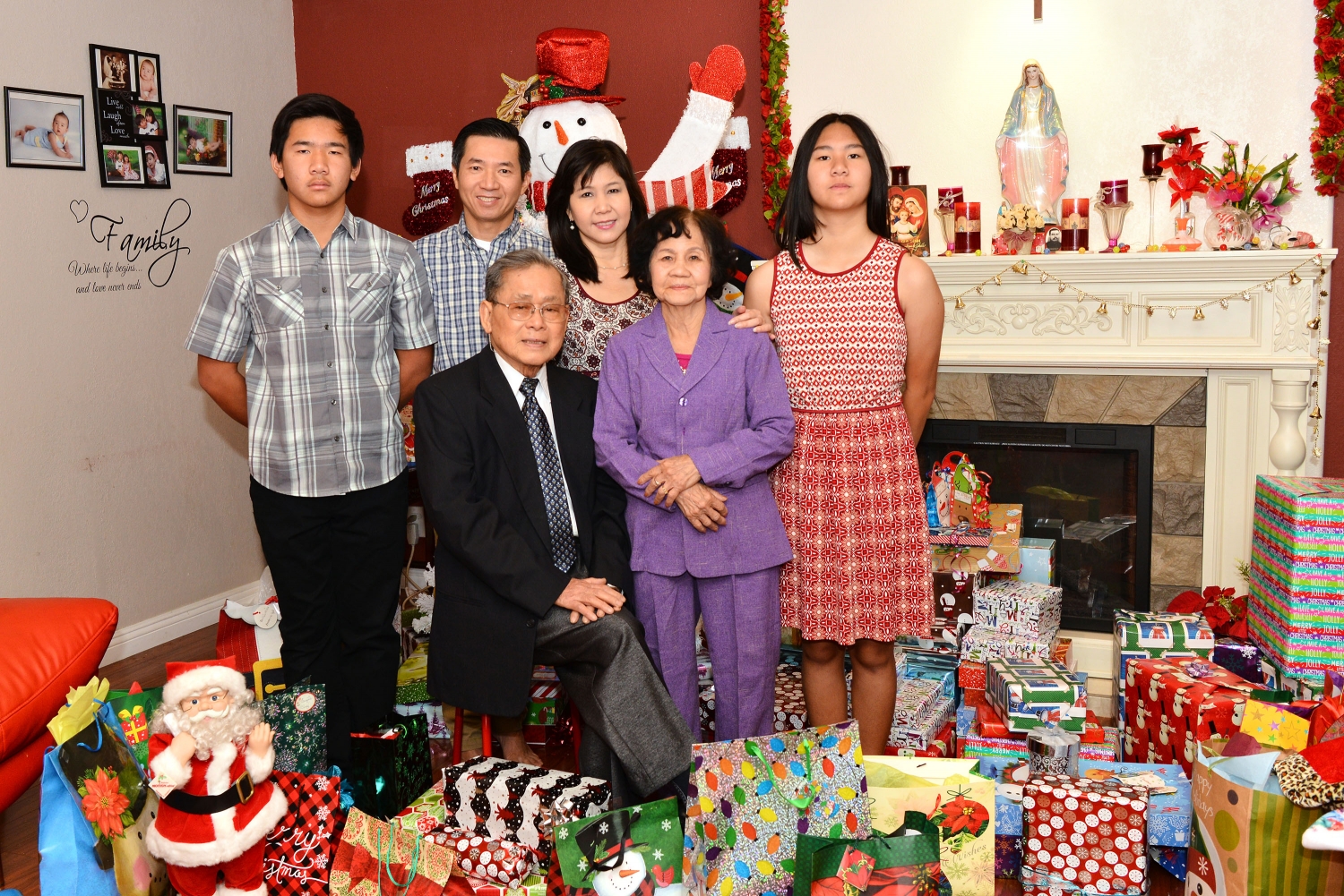 Hương & Thân family with grandparents
