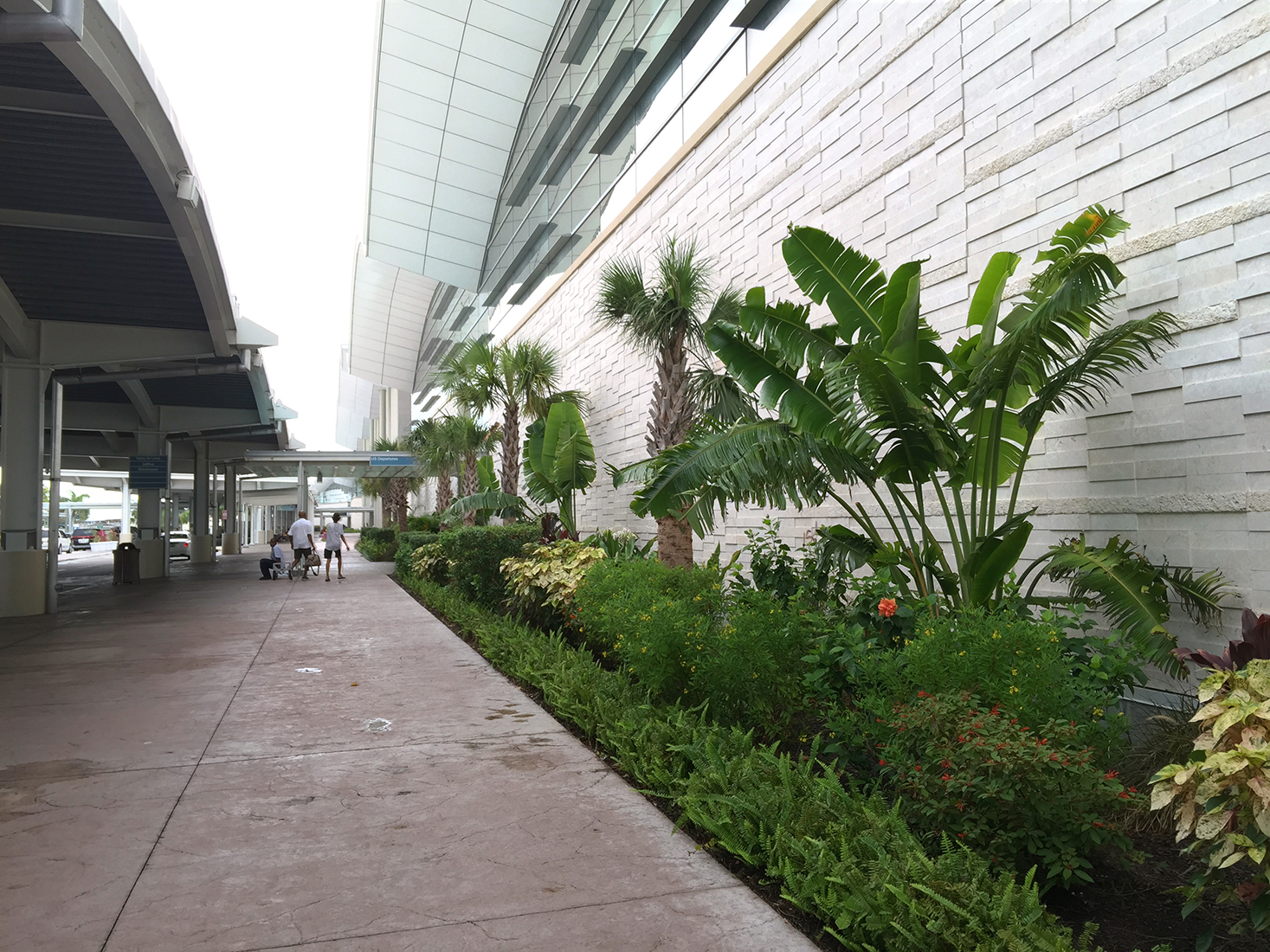 Nassau International Airport (Lynden Pindling International Airport)
