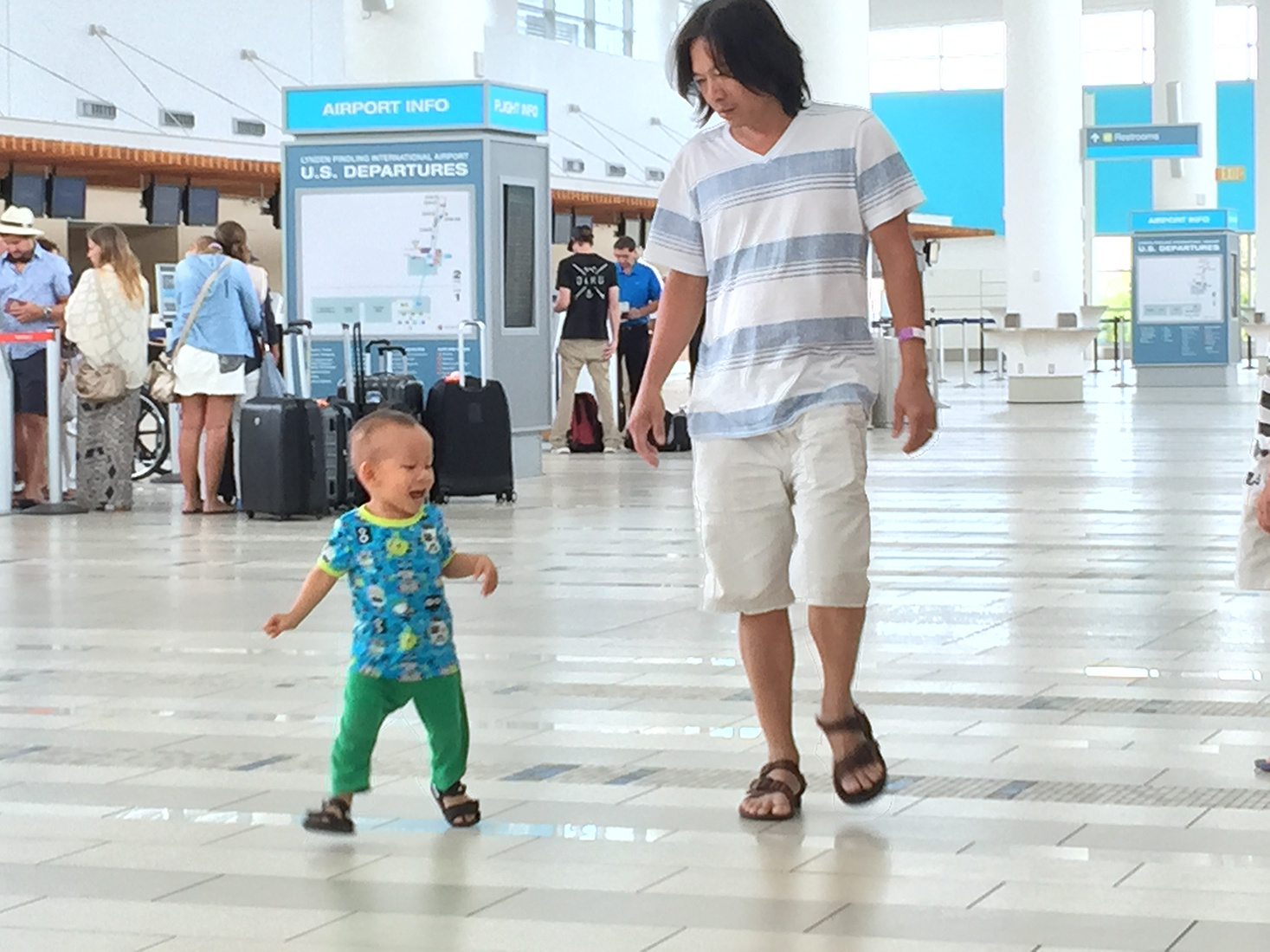 Waiting for the flight to Miami
Nassau International Airport (Lynden Pindling International Airport)
