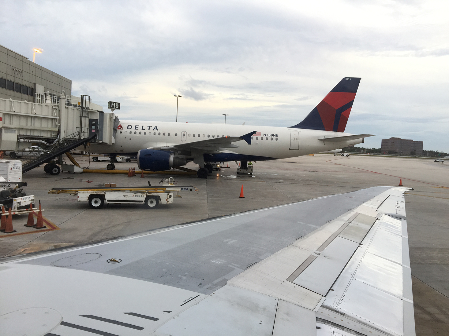 Nassau International Airport (Lynden Pindling International Airport)
