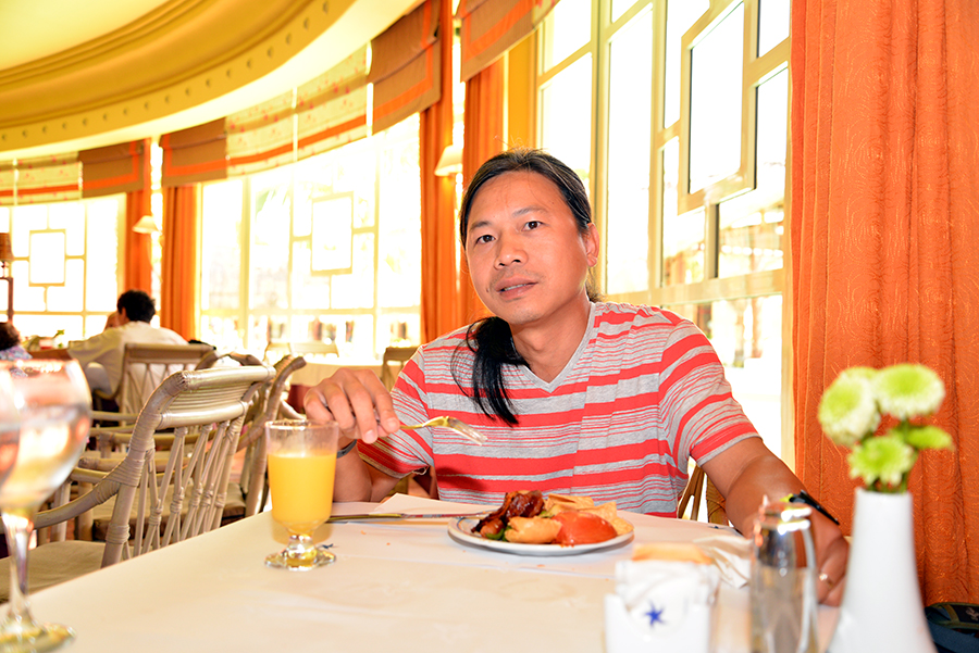 2nd day, having breakfast at the main buffet restaurant.
