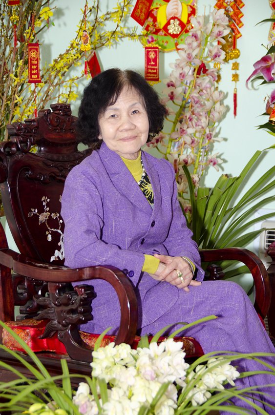 Mom Tuyết
